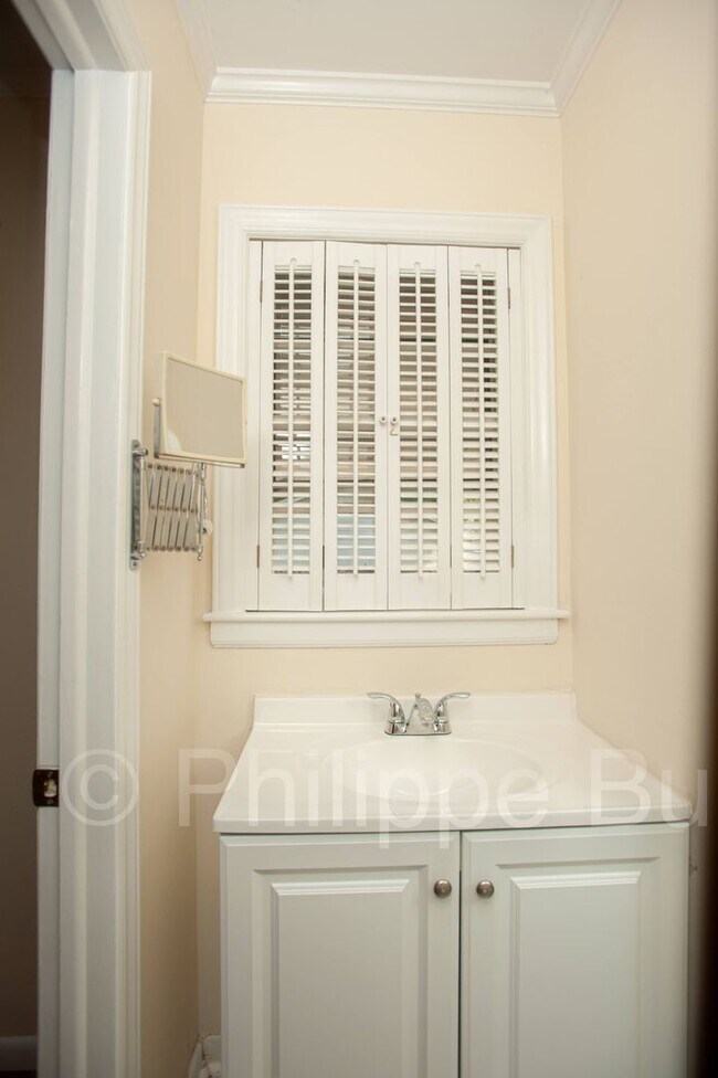 Building Photo - Charming 3-Bedroom Home for Rent in Durham...