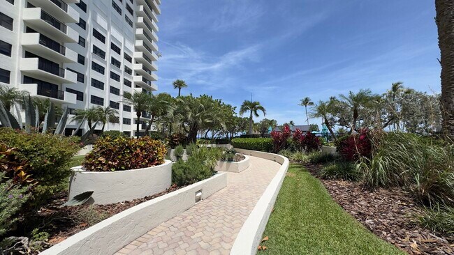 Building Photo - 5100 N Ocean Blvd