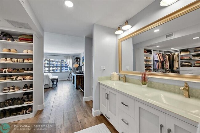 Building Photo - 5000 N Ocean Blvd