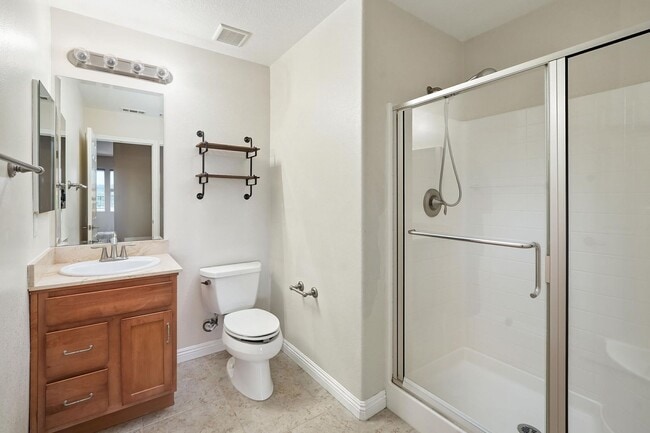 Building Photo - GORGEOUS 4+3 in Copperhill Area