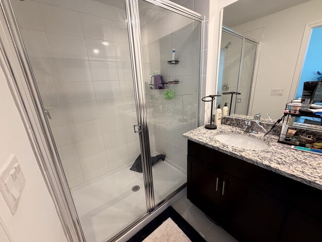 Building Photo - 676 Salisbury Cir