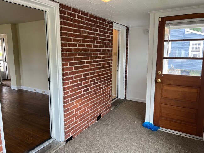 Building Photo - Beautiful 3 Bedroom Home in Millersville!