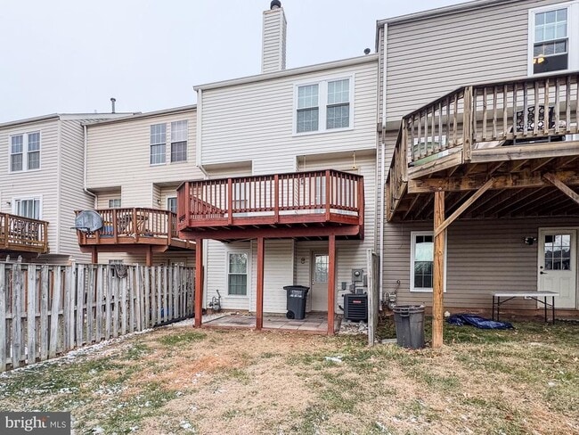 Building Photo - 6337 Littlefield Ct