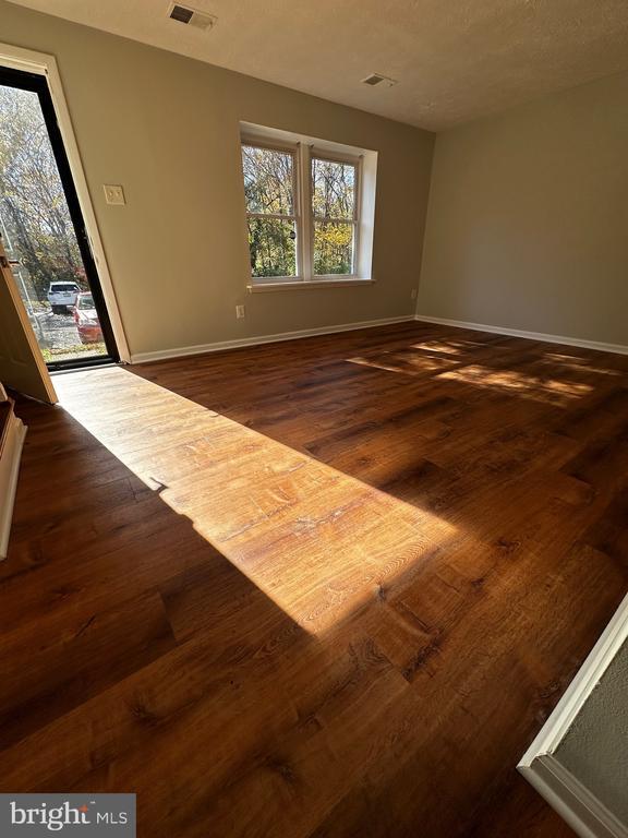 Building Photo - 8305 Pondside Terrace