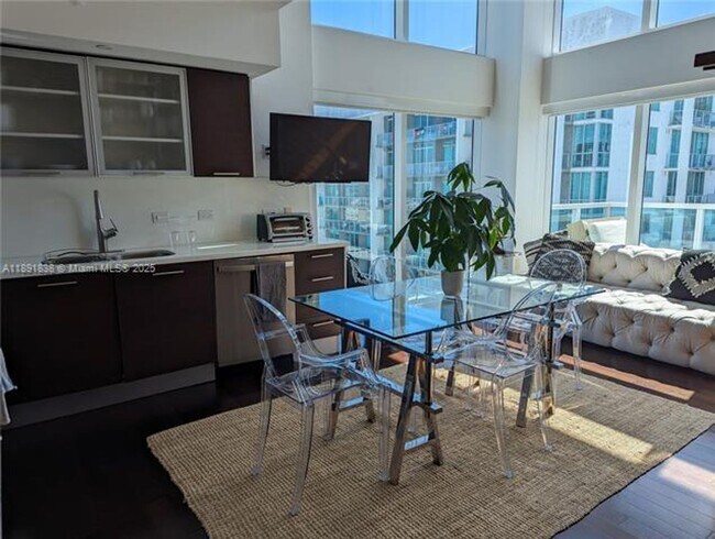 Building Photo - 41 SE 5th St