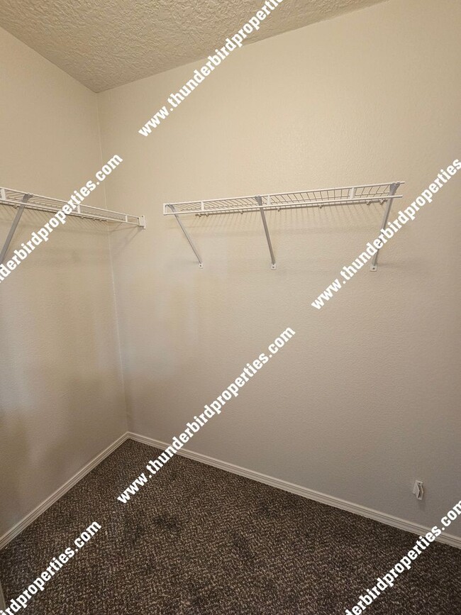 Building Photo - Available NOW! 4 Bedroom - 2.5 Bathroom - ...