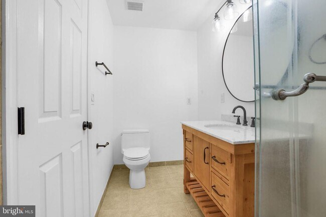 Building Photo - 423 McDaniel Dr