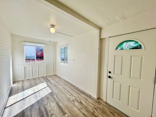 Building Photo - Little Italy - Charming 2 BR Cottage with Bonus Sunroom in the Heart of Little Italy!