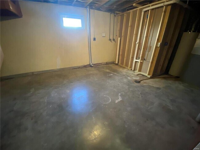 Building Photo - 9511 Antigo Dr