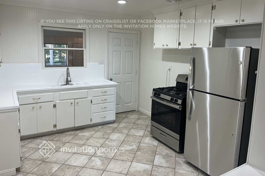 Building Photo - 909 Cottage Dr