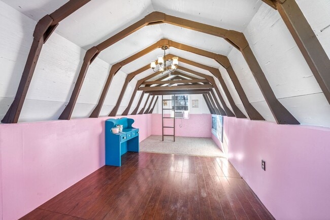 Building Photo - 233 Old Hopkinsville Hwy