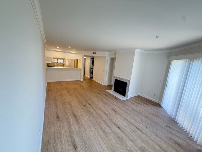 Building Photo - Cozy 2 Bedroom 1 Bath Unit