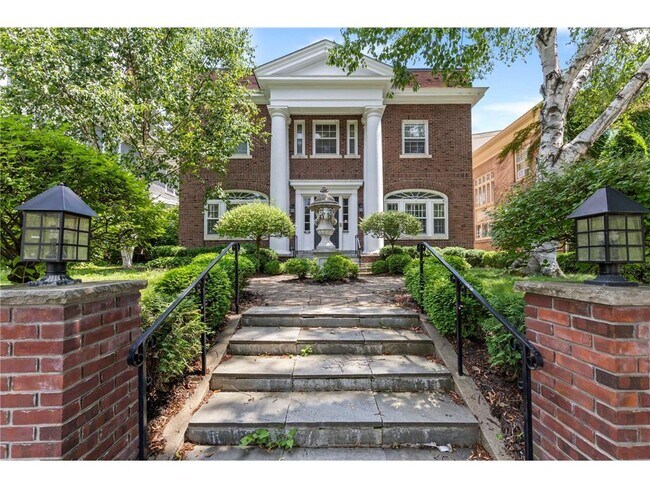 Building Photo - 1785 Dupont Ave S