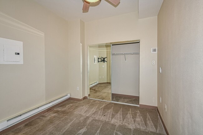 Building Photo - 375 Kirkland Ave