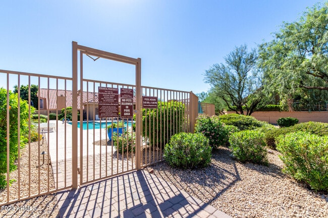 Building Photo - 9285 E Sutton Dr