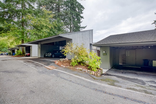 Building Photo - 13954 NE 60th Way