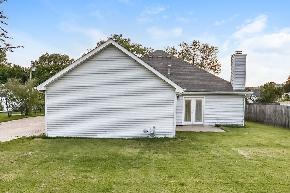 Building Photo - 2204 Joann Dr