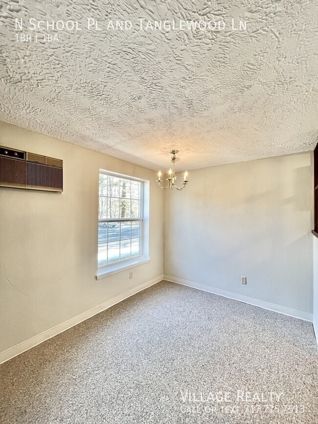 Building Photo - 323 N School Pl