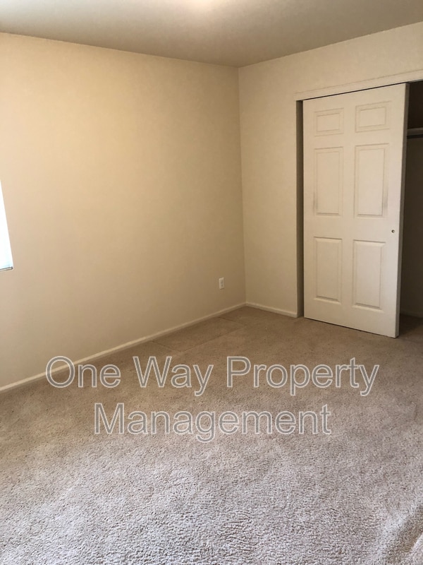 Building Photo - 243 N 48th Ave Ct