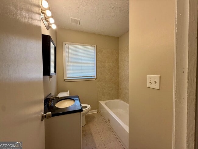Building Photo - 2913 Horse Shoe Dr