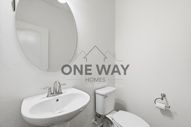 Building Photo - 1250 Abbey Ln