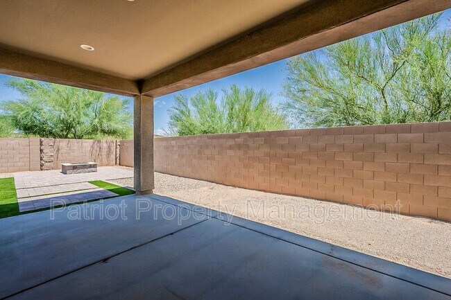 Building Photo - 25930 N Langley Dr