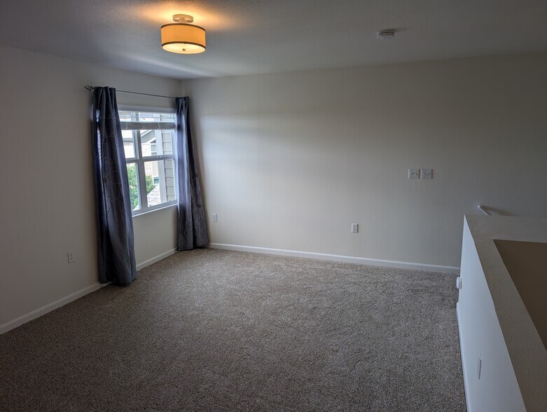 Building Photo - 18151 E Flora Pl