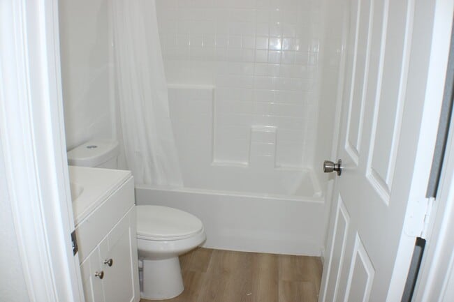 Building Photo - Brand New -4BD + 2BTH Solar-Powered Home