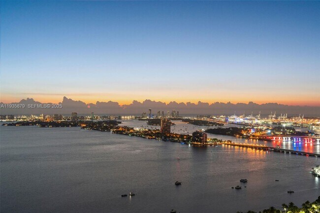 Building Photo - 2020 N Bayshore Dr