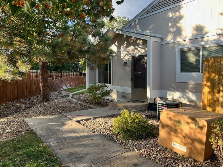 Building Photo - 7935 Chase Cir