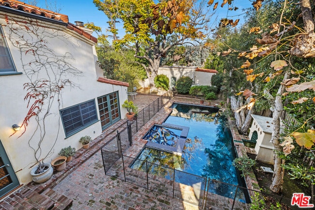 Building Photo - 200 S Anita Ave