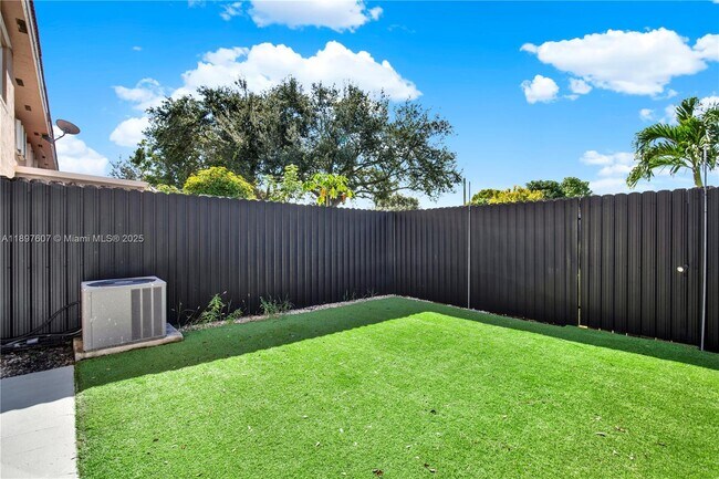 Building Photo - 17380 SW 140th Ct