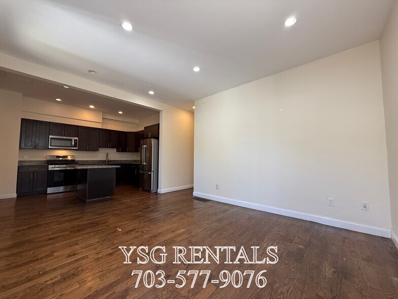 Building Photo - 19 Lambert Ave