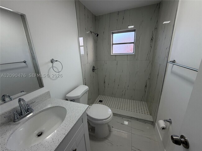 Building Photo - 1760 W 42nd St