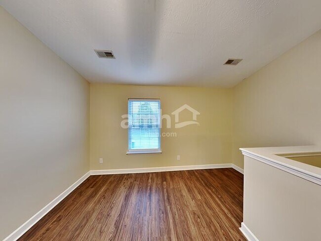 Building Photo - 110 Baker Springs Ln