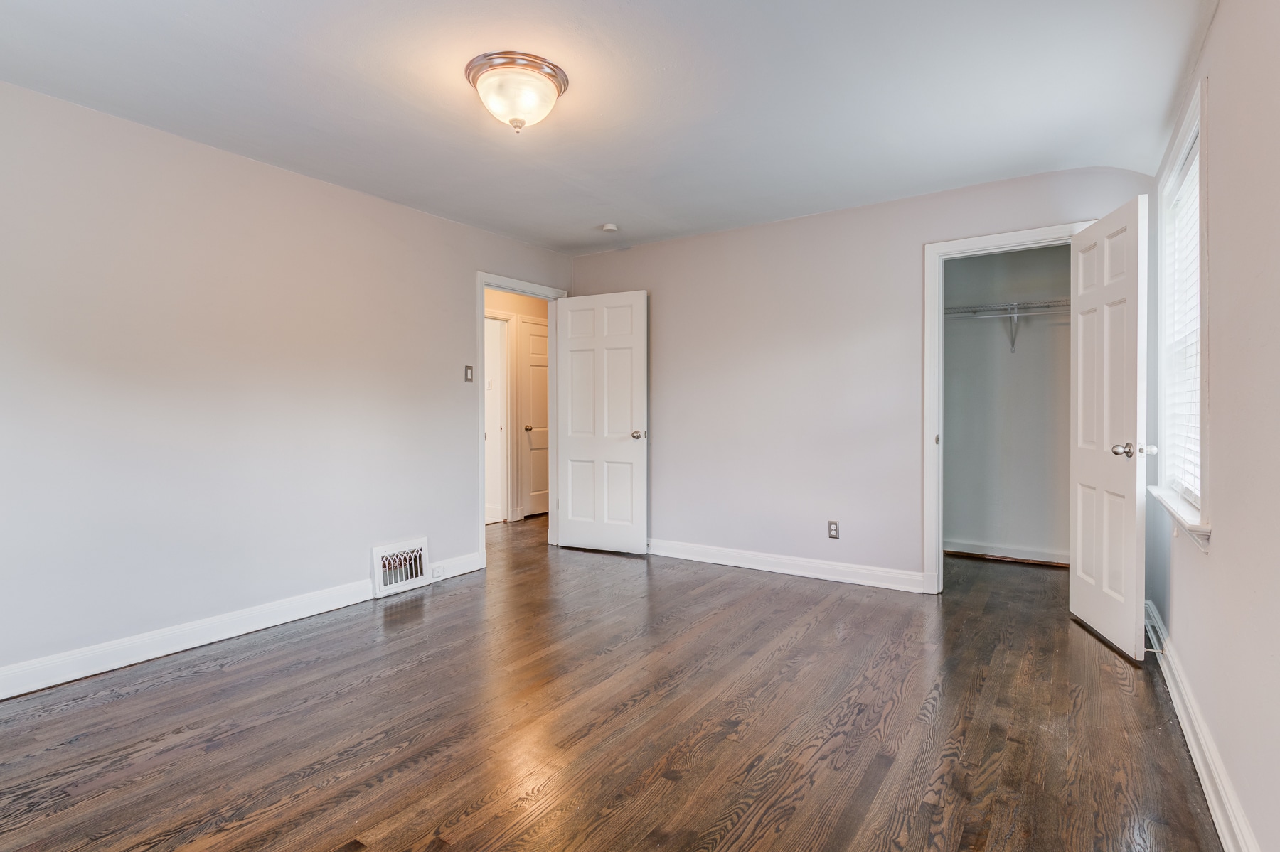 Building Photo - 1126 Sanford Ave