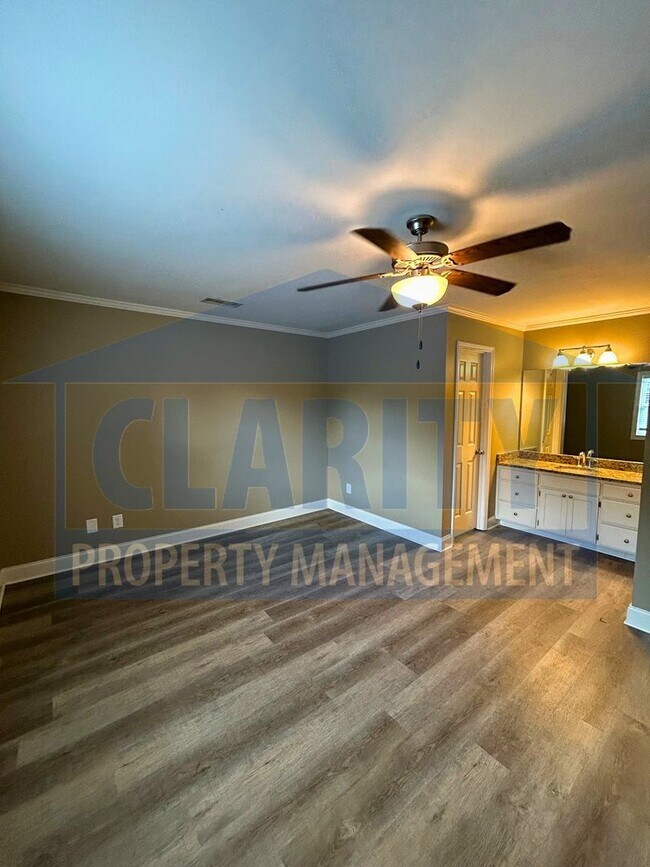 Building Photo - Two bedroom townhome in Downtown Cleveland!