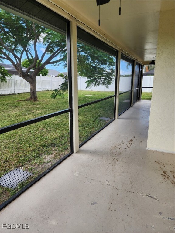 Building Photo - 612 SW 8th Ct