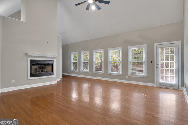 Building Photo - 135 Handshaker Ct