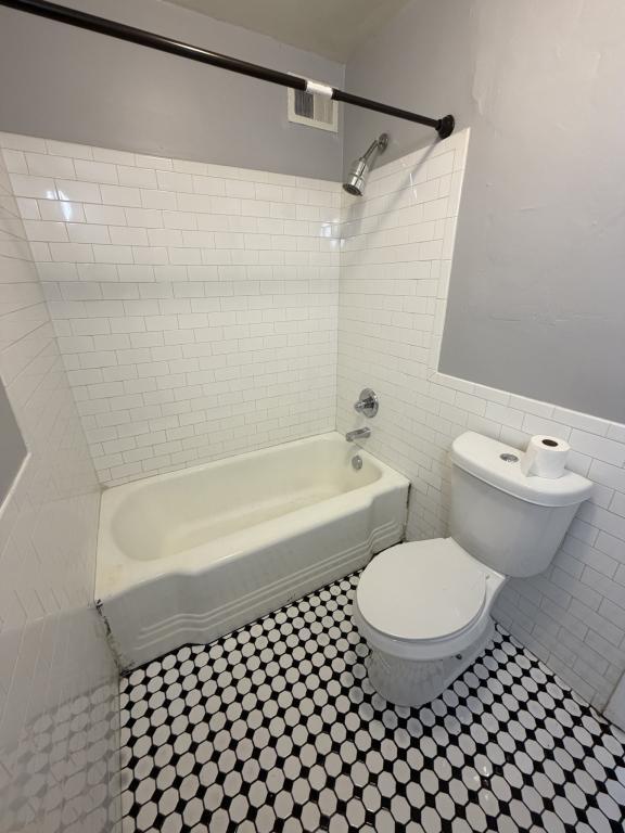 Building Photo - 310 Vine Ave