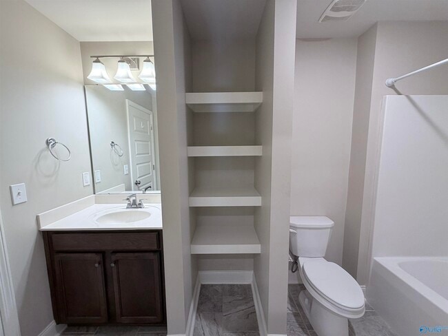 Building Photo - 7419 Flint Xing Cir SE