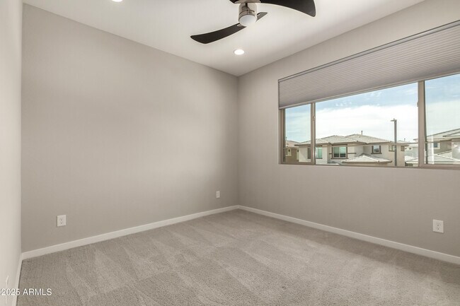 Building Photo - 3551 E Louise Dr