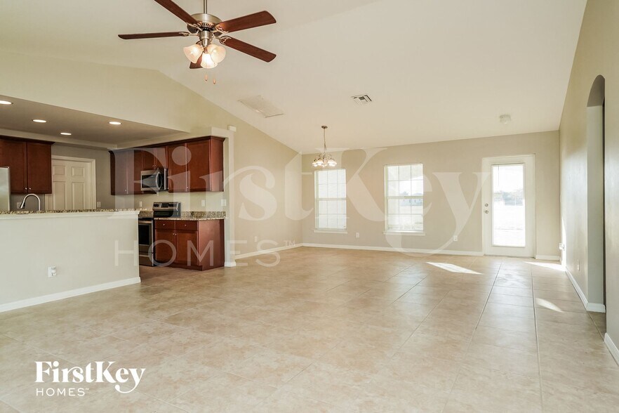 Building Photo - 3507 NW 19th Terrace