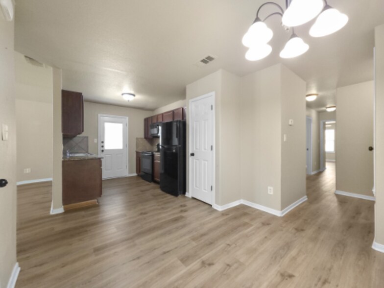 Building Photo - 4415 Brutus Ln
