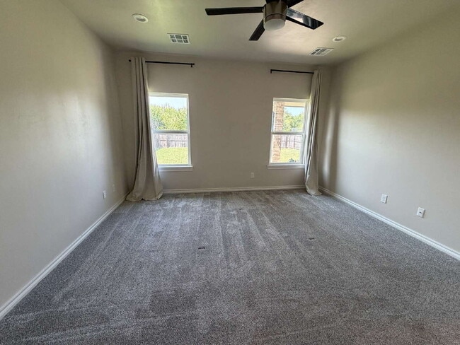 Building Photo - 3 Bed 2 Bath in NW OKC