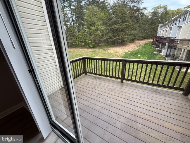 Building Photo - 8645 Willow Leaf Ln