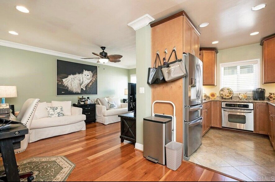 Building Photo - 589 11th St