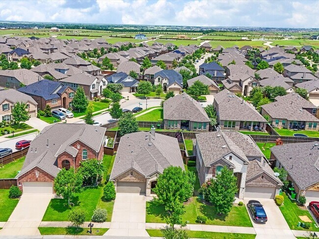 Building Photo - 16609 Spence Park Ln