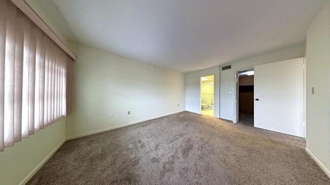 Building Photo - 8950 Park Blvd
