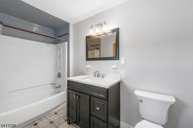 Building Photo - 18 W River Styx Rd